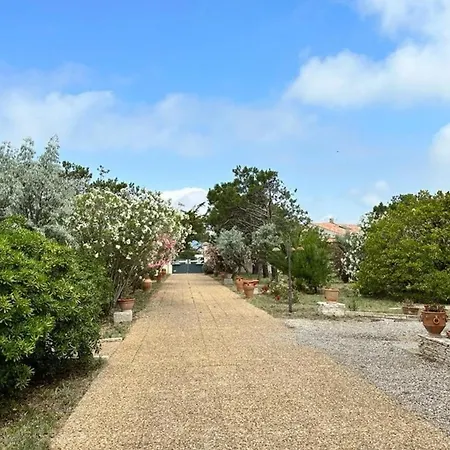 Secret Garden Facing The Sea *