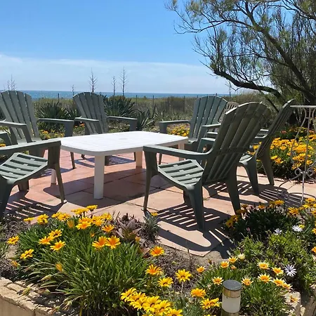 Secret Garden Facing The Sea *