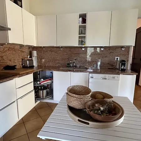 فيلة Secret Garden Facing The Sea