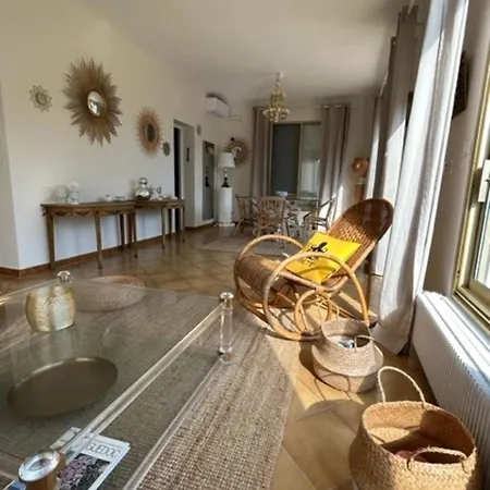 Secret Garden Facing The Sea فيلة *