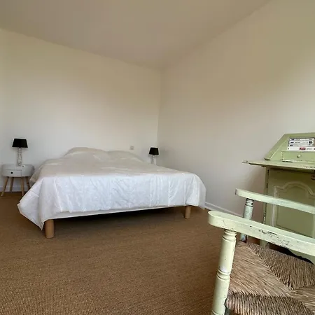 Secret Garden Facing The Sea فيلة