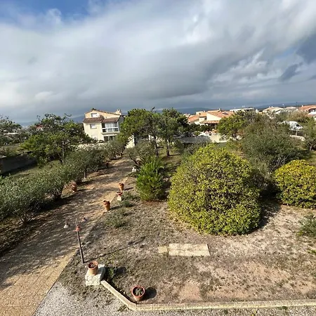 Secret Garden Facing The Sea Вик-ла-Гардьоль