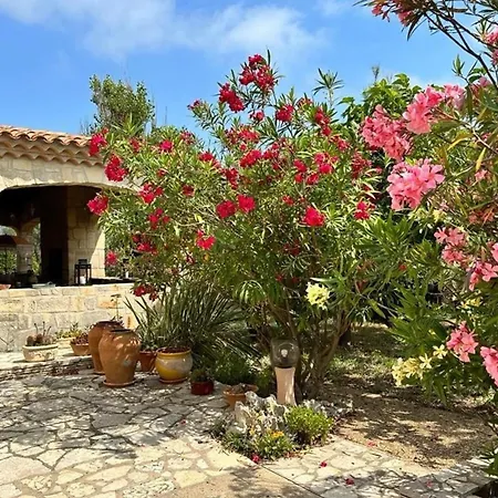 Вилла Secret Garden Facing The Sea