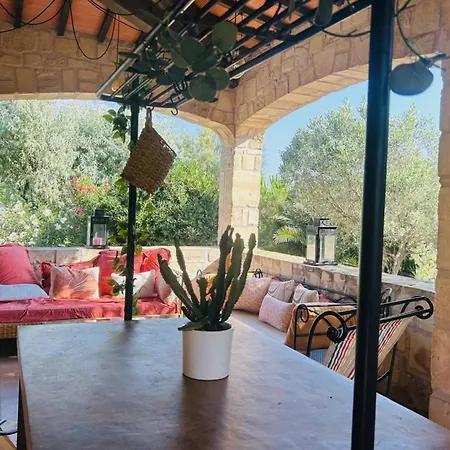 Вилла Secret Garden Facing The Sea Вик-ла-Гардьоль
