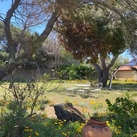 Вилла Secret Garden Facing The Sea Вик-ла-Гардьоль